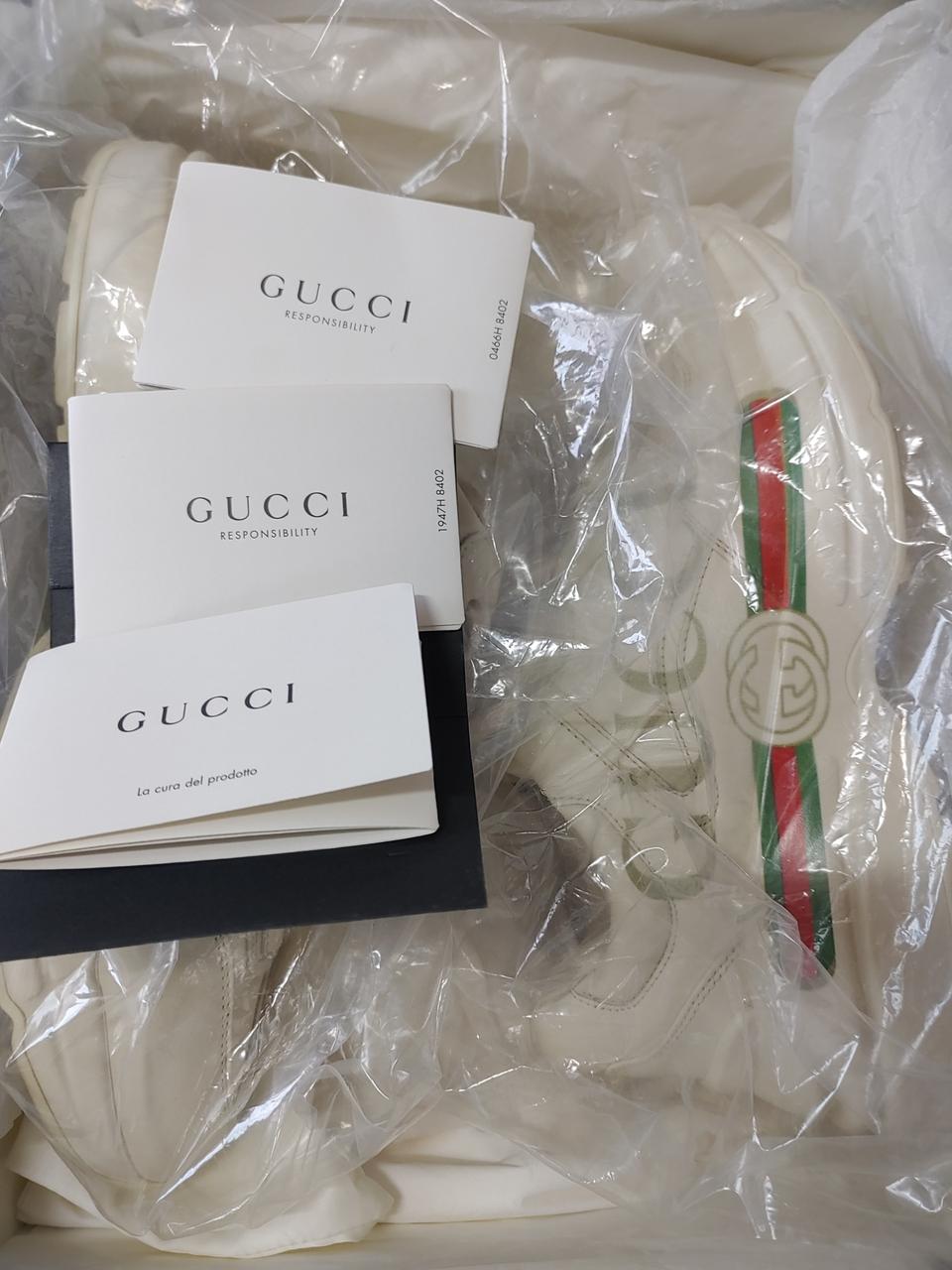 구찌 라이톤 띠로고 새상품 8.5팝니다