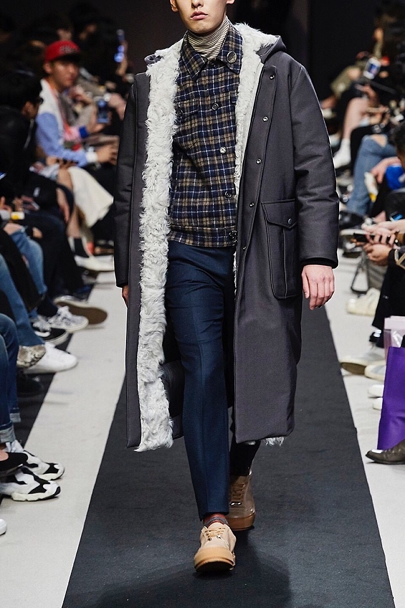 커스텀멜로우 블랙라벨 양털구스다운롱패딩코트