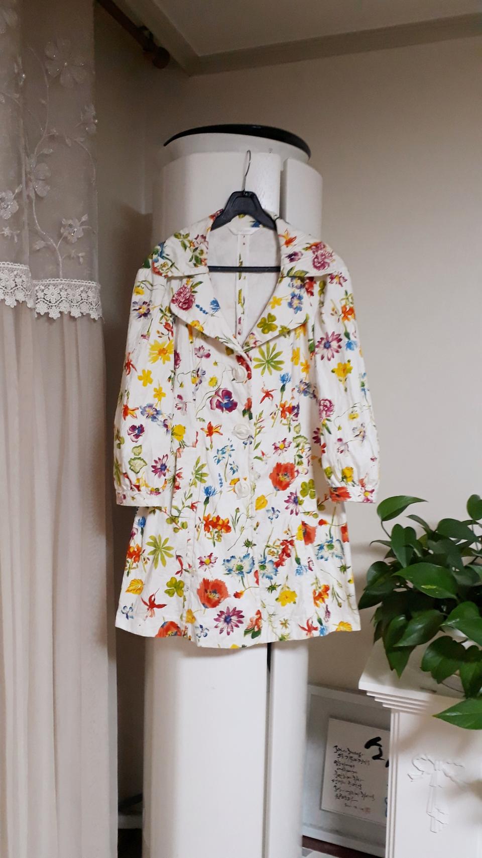 66까지)아나카프리 꽃무늬 롱자켓