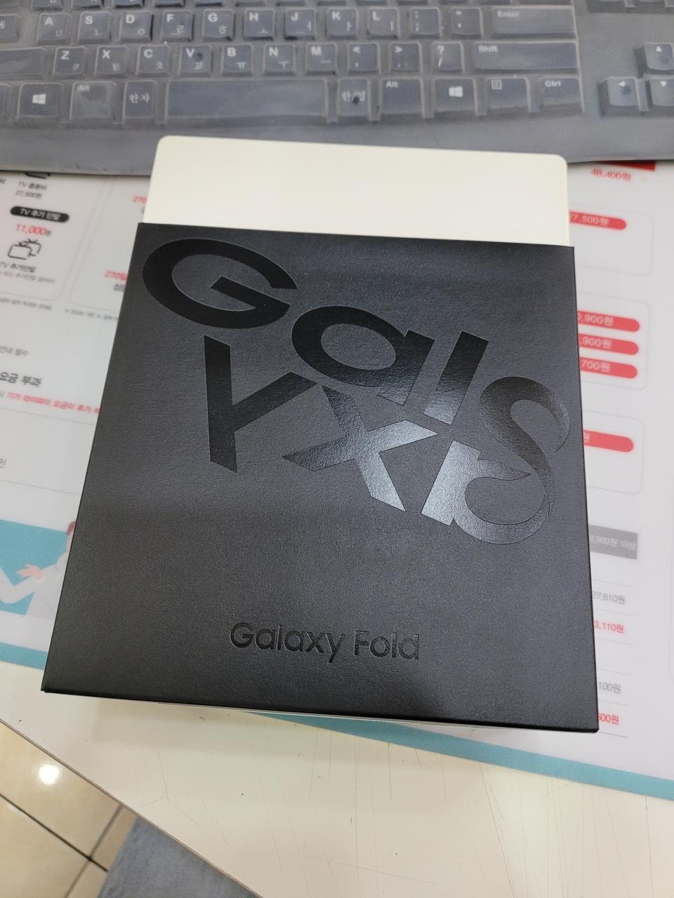 Z폴드 풀박스 액정새걸로교체받았습니다