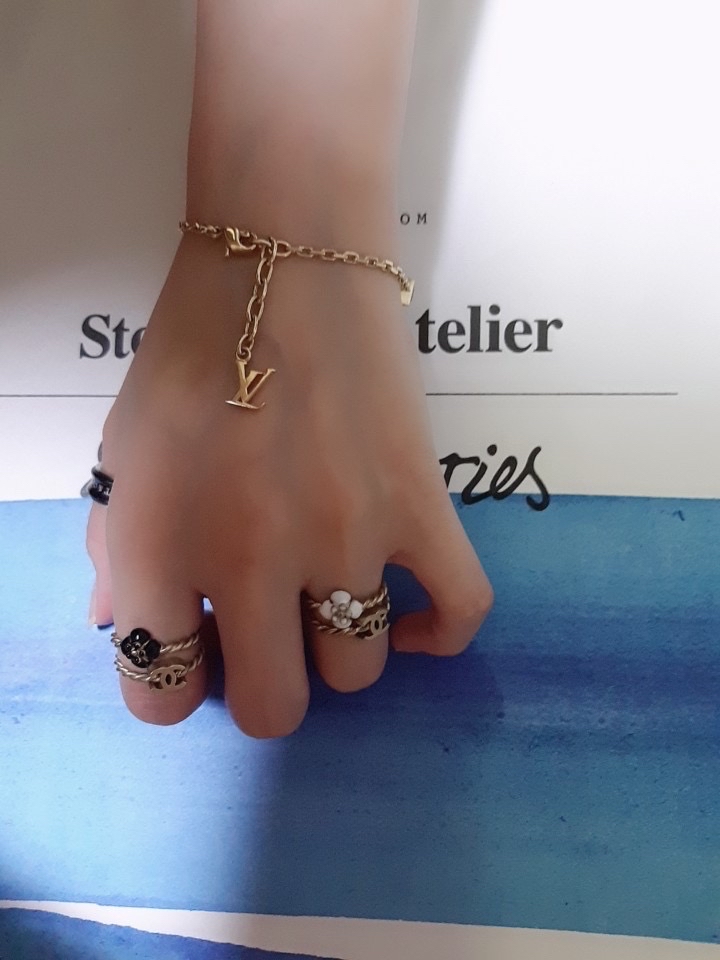 정품) 샤넬 전국품절 chanel 까멜리아 꼬임 반지 링 샤넬  더블링