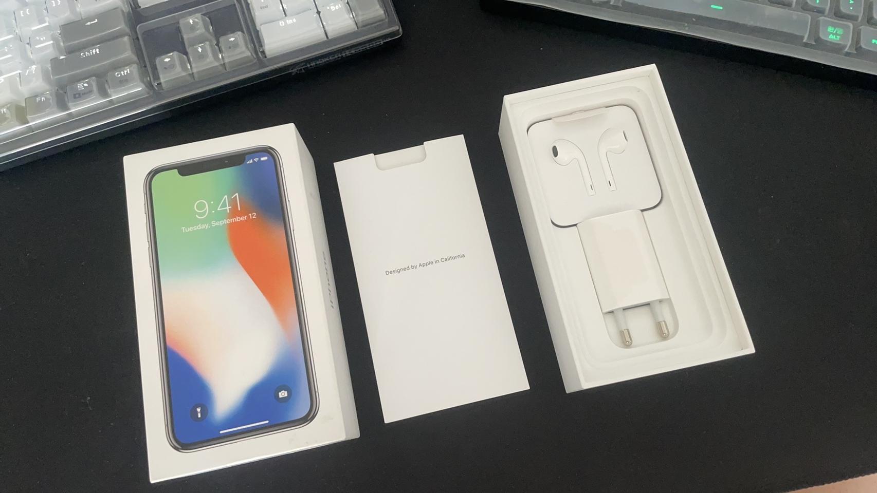 [덕소에사는김지윤님 결제용] 아이폰x 박스 및 이어팟 충전기 팔아요