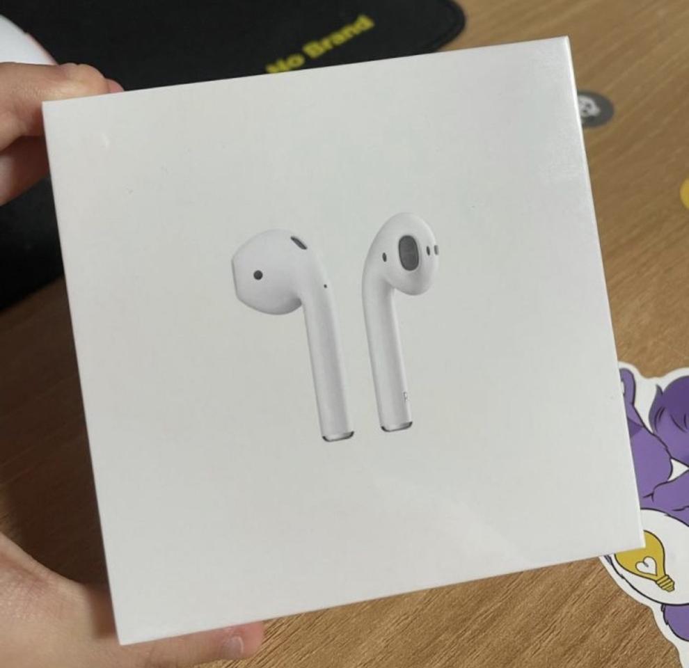 에어팟2 유선 미개봉 판매합니다.