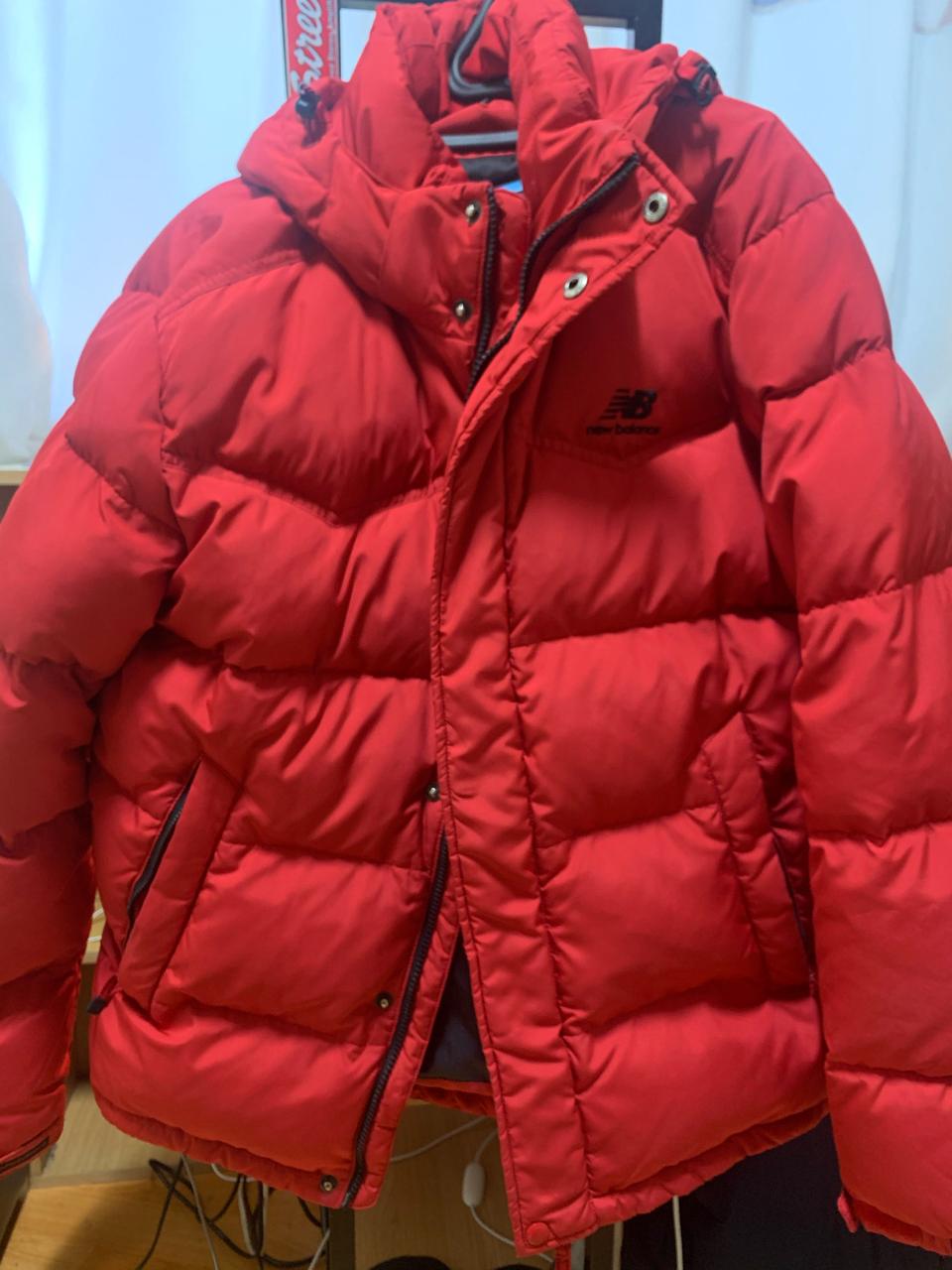 뉴발란스 패딩 - 뒷면 경희대 로고 팝니다