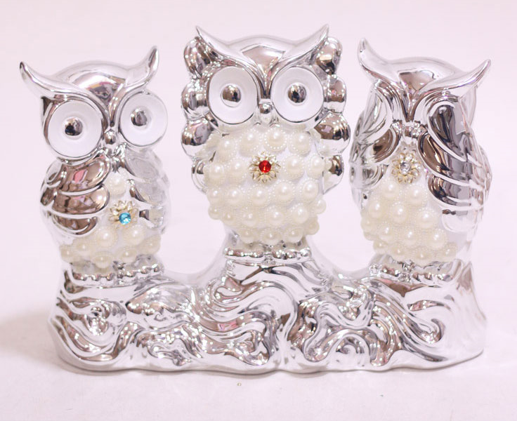 그루터기 통나무에 앉아있는 실버 부엉이 삼형제 (도자기)