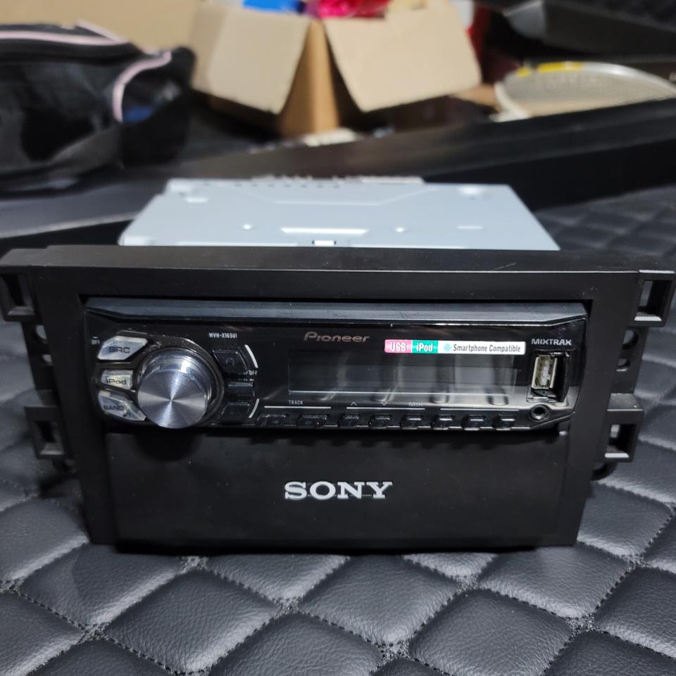 차량용 오디오 판매합니다.파이어니오 MVH-X165UI