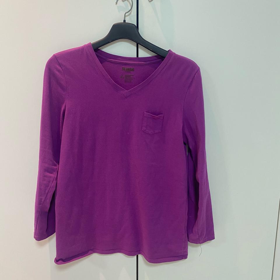 자주색 브이넥티