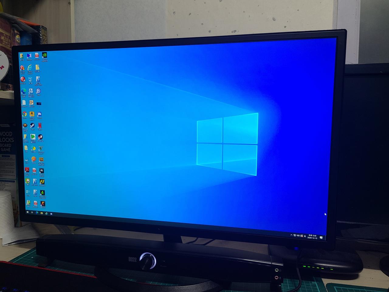 27인치 QHD 모니터