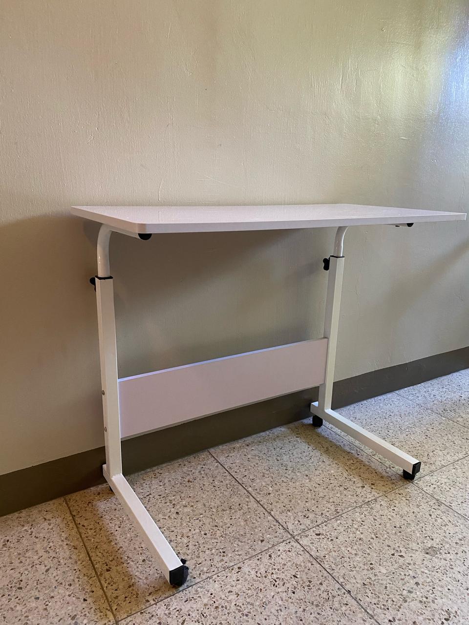 높이 조절 책상, 선반
