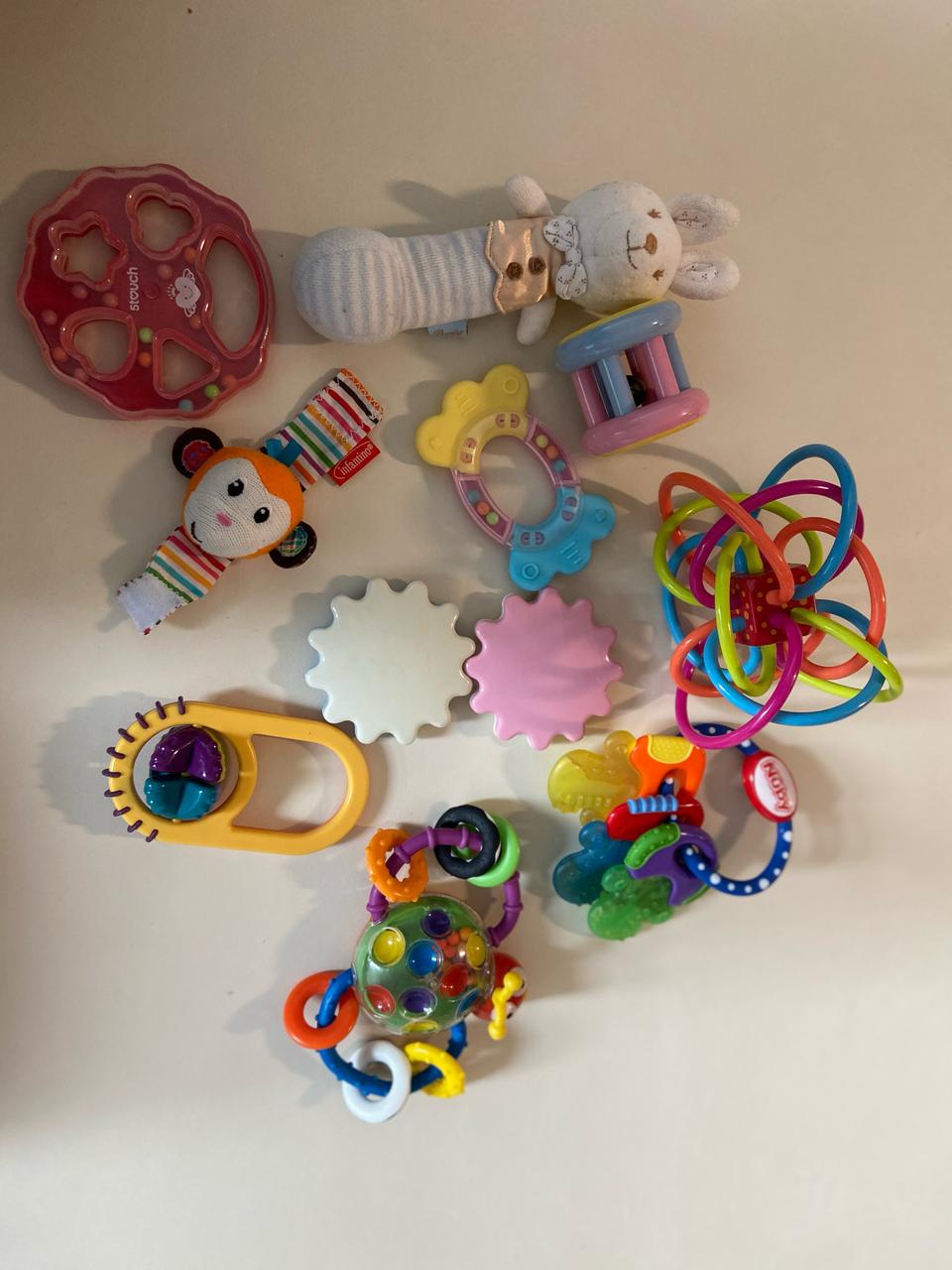 아기용품(윈켈, 누비 치발기, 아가방 딸랑이등)-아기 털장갑 사은품