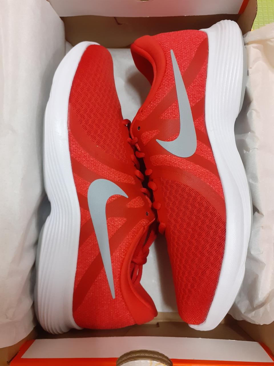 나이키 운동화 - 270 ( 새 제품 ) 팝니다!!