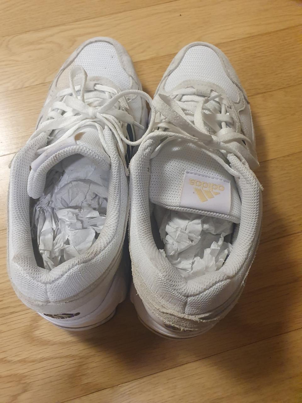 아디다스 이큅먼트 240사이즈