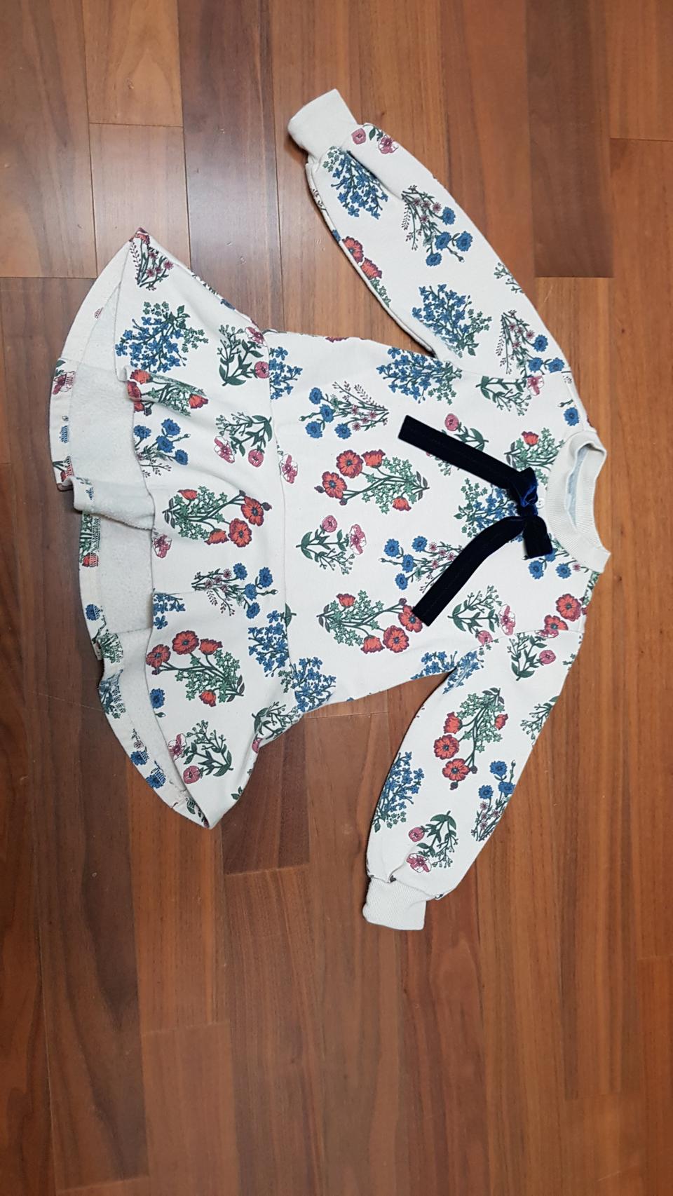 너무예쁜 여아 120 기모롱티 컬리수