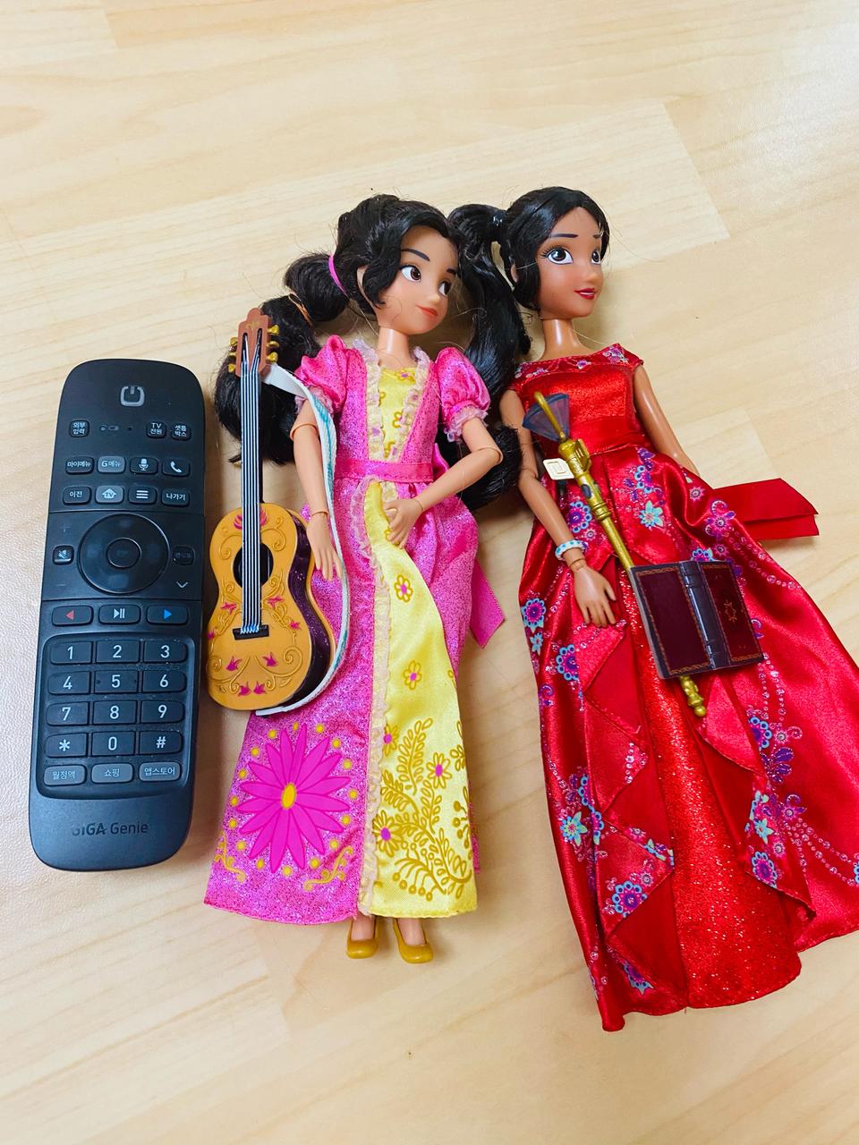 노래하는 엘레나+이사벨라 인형세트 판매합니다