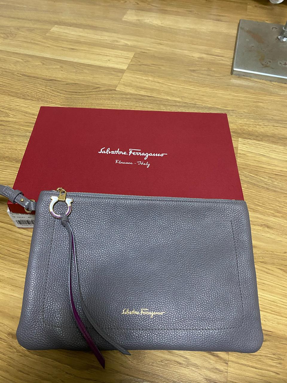 페라가모클러치