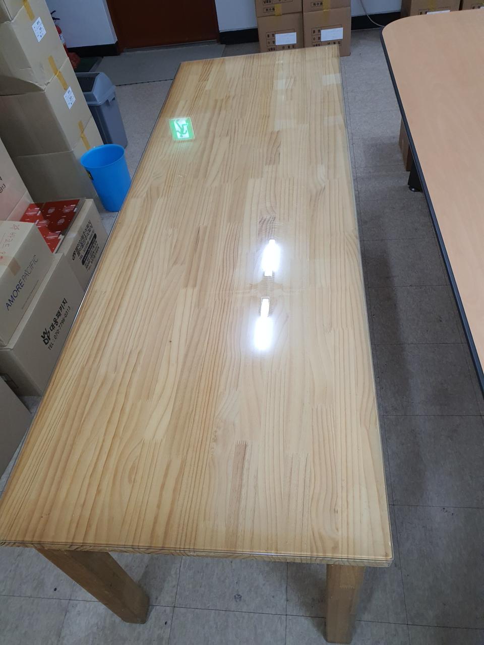 원목 긴 테이블