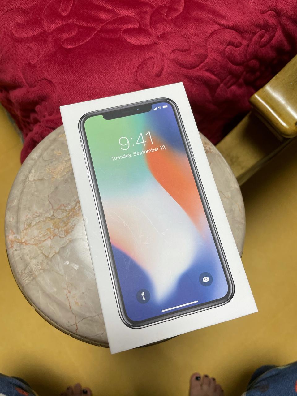 아이폰 x 256기가 판매합니다.