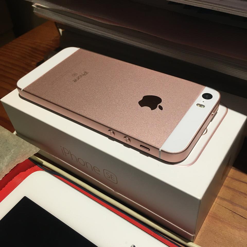 아이폰se 1세대 128 로즈골드 sss급