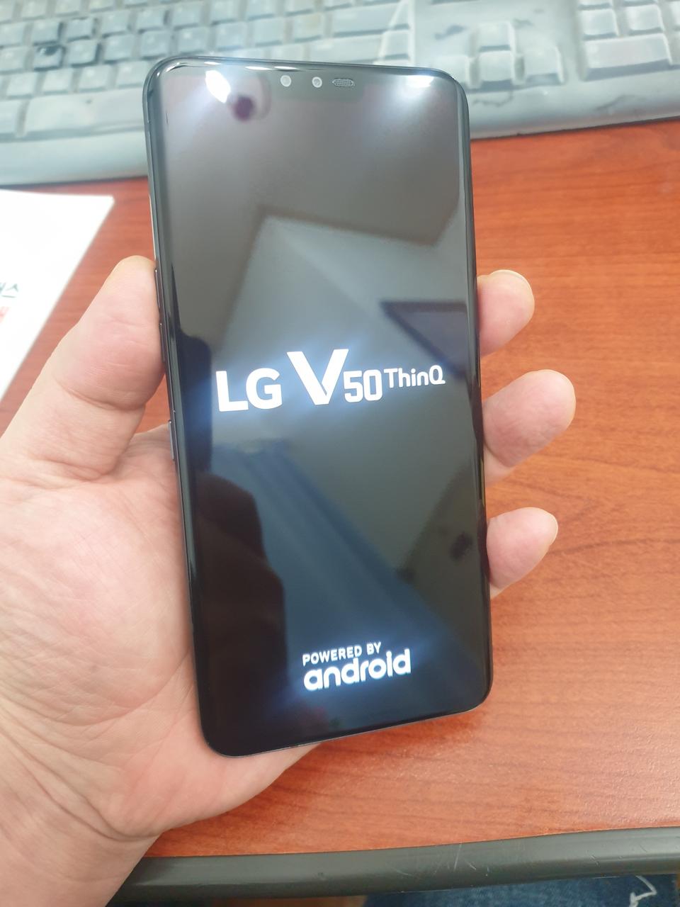 V50 엘지폰의최강자 듀얼스크린포함(스크레치)된가격