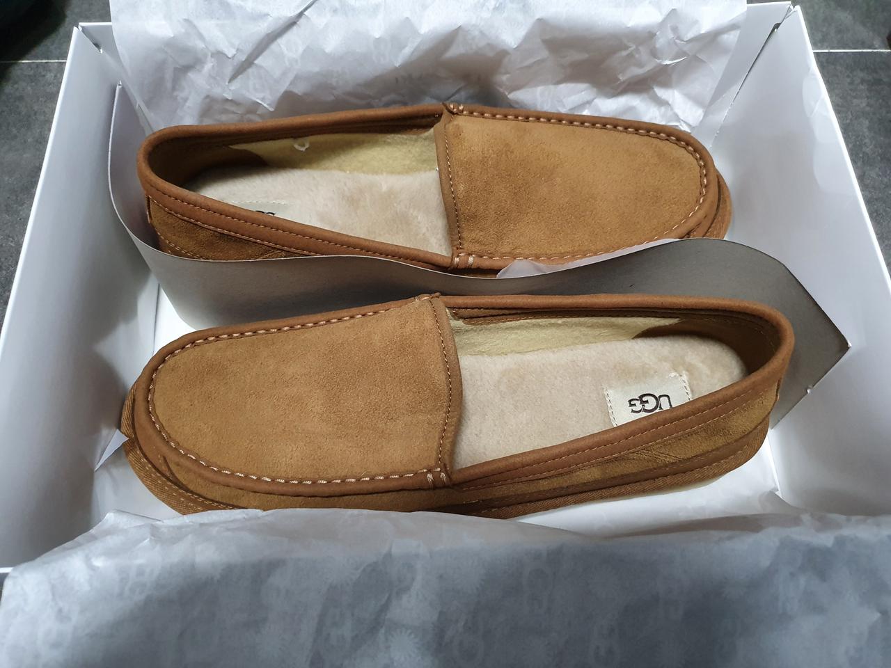 어그 남성 클래식 양털 로퍼 체스넛