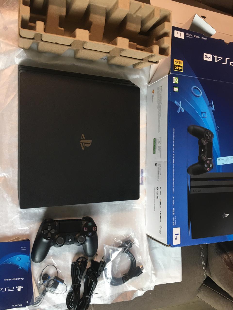 플스4 프로 7218B 제트블랙