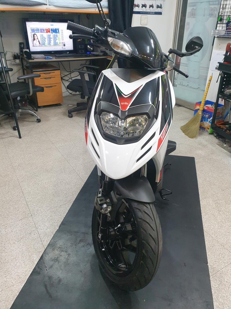 서울 아프릴리아 SR125 모타드