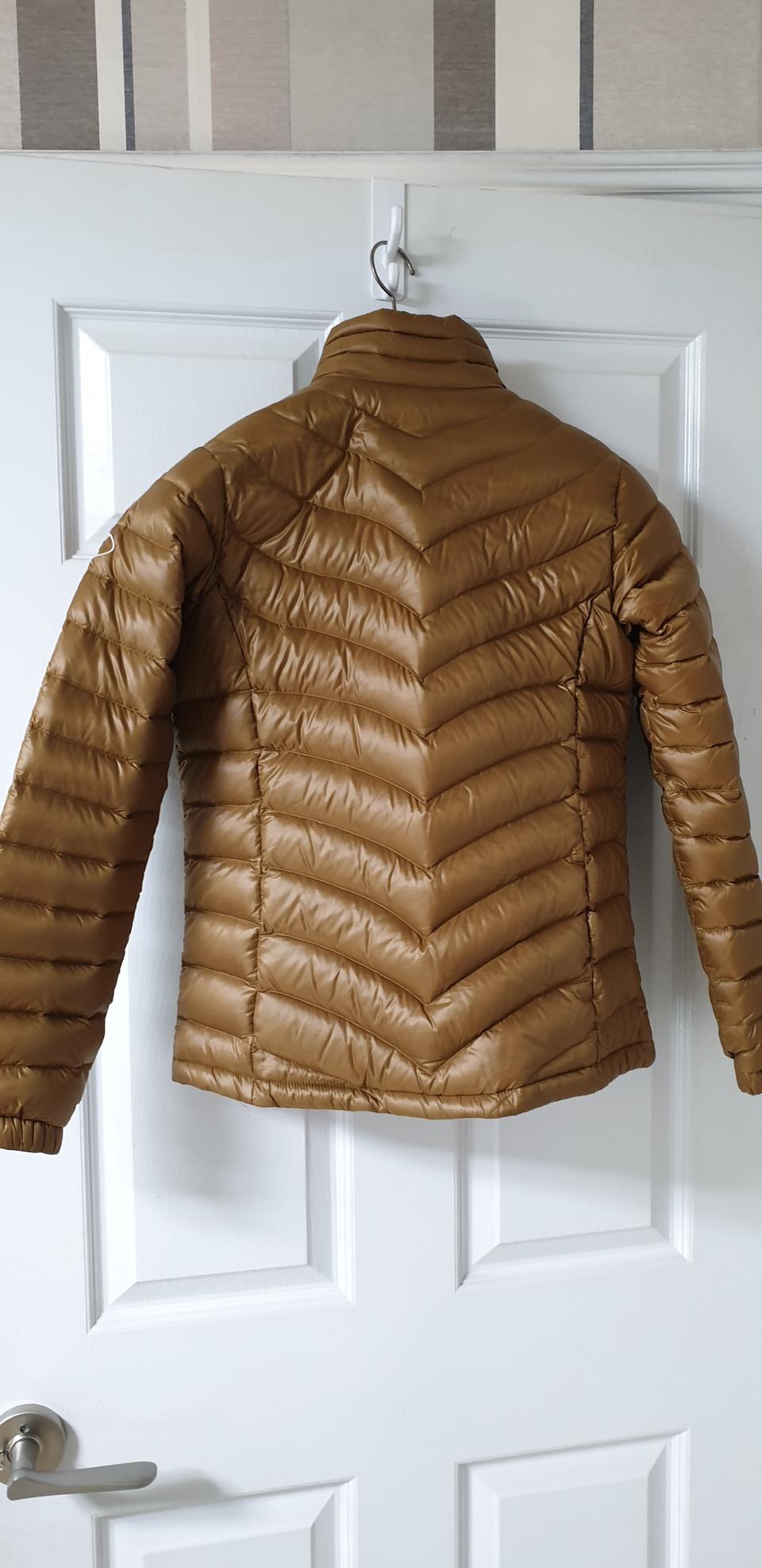 아이더 여성 패딩 팝니다