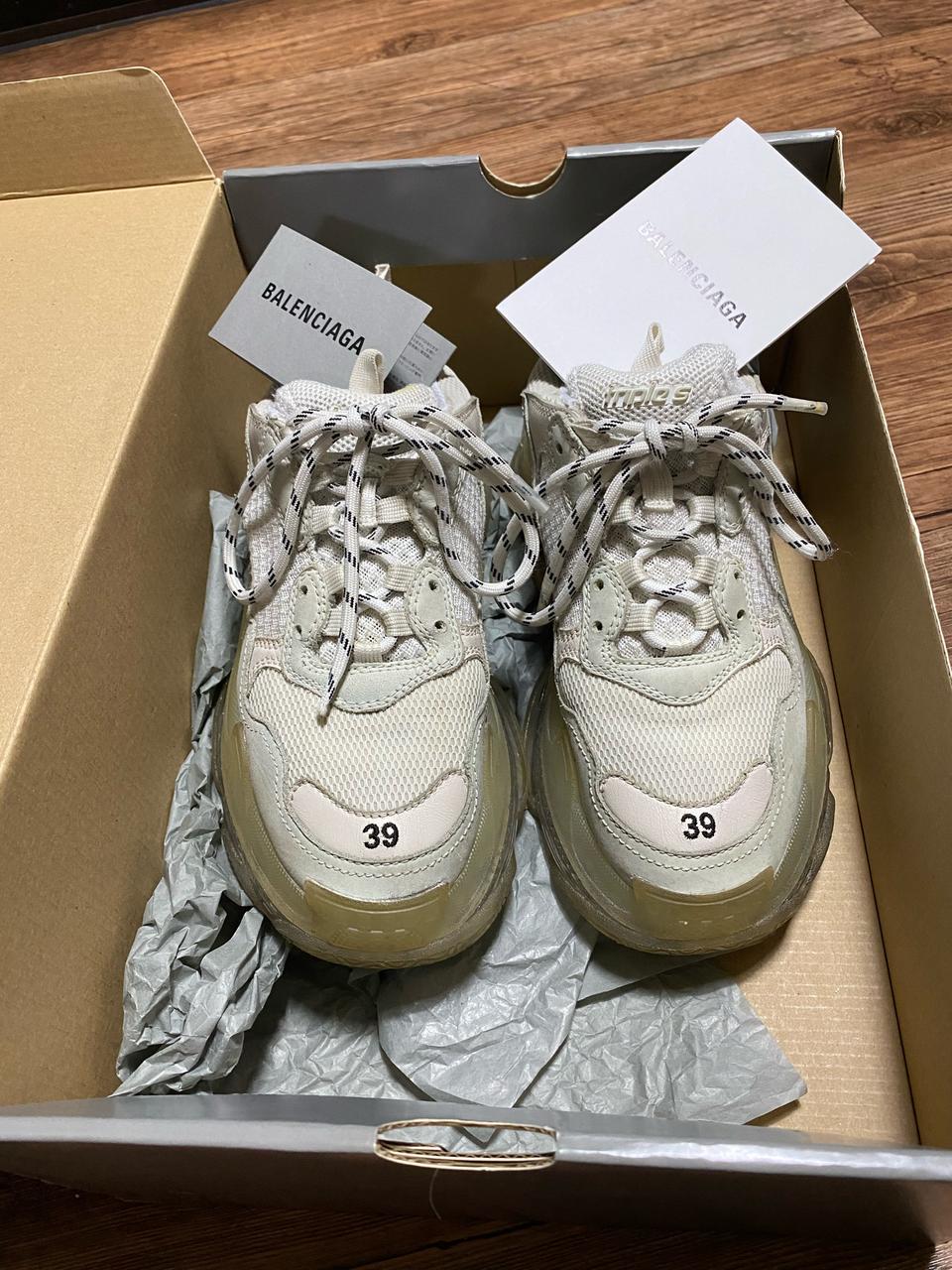 발렌시아가 트리플s 39사이즈 백화점정품