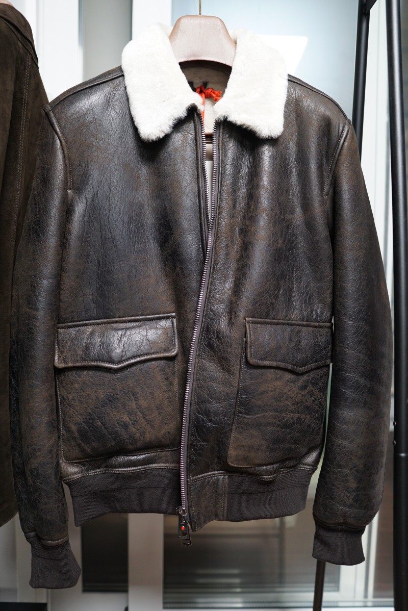 키레드 무스탕 M