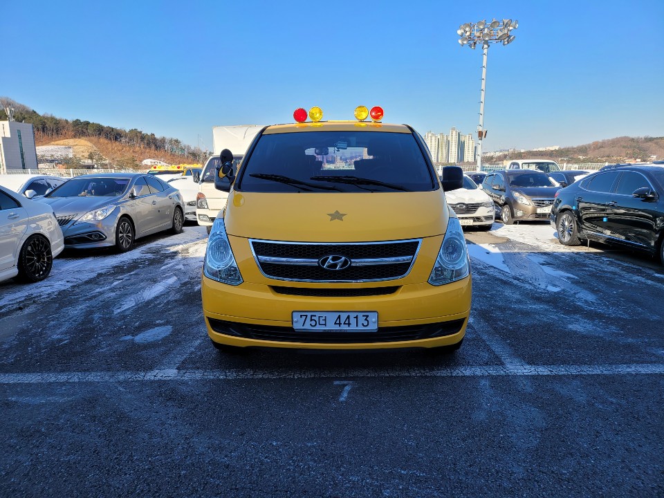 현대 그랜드 스타렉스 12인승 왜건 어린이보호차 CVX 디럭스