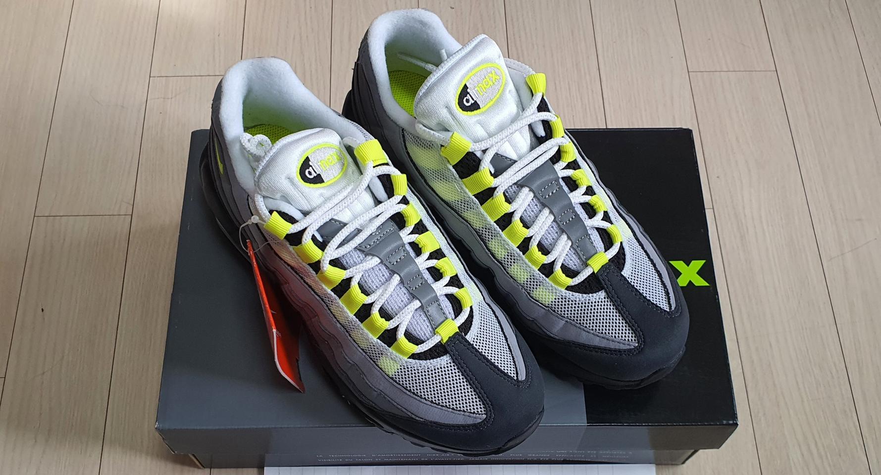 나이키 에어맥스 95OG 형광