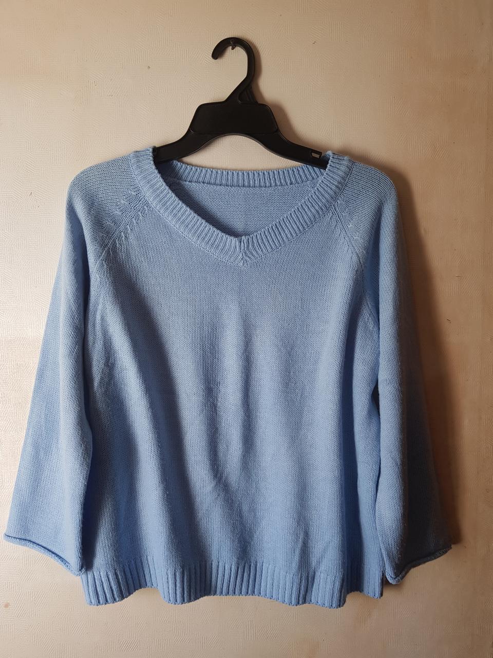 돌돌이 브이넥니트