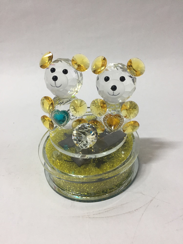 곰 두 마리가 있는 투명 크리스탈 조형
