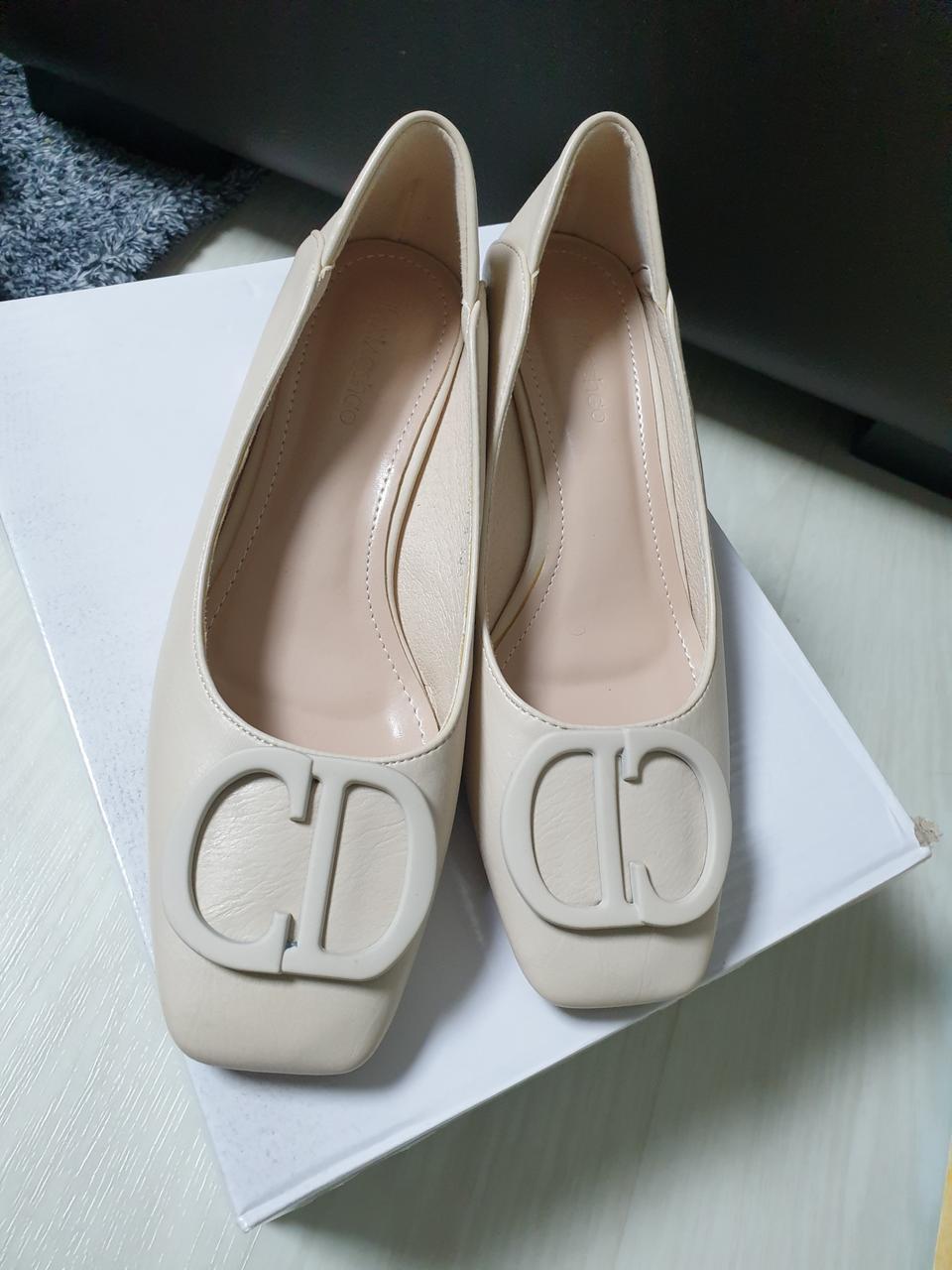 우드 통굽 펌프스 베이지