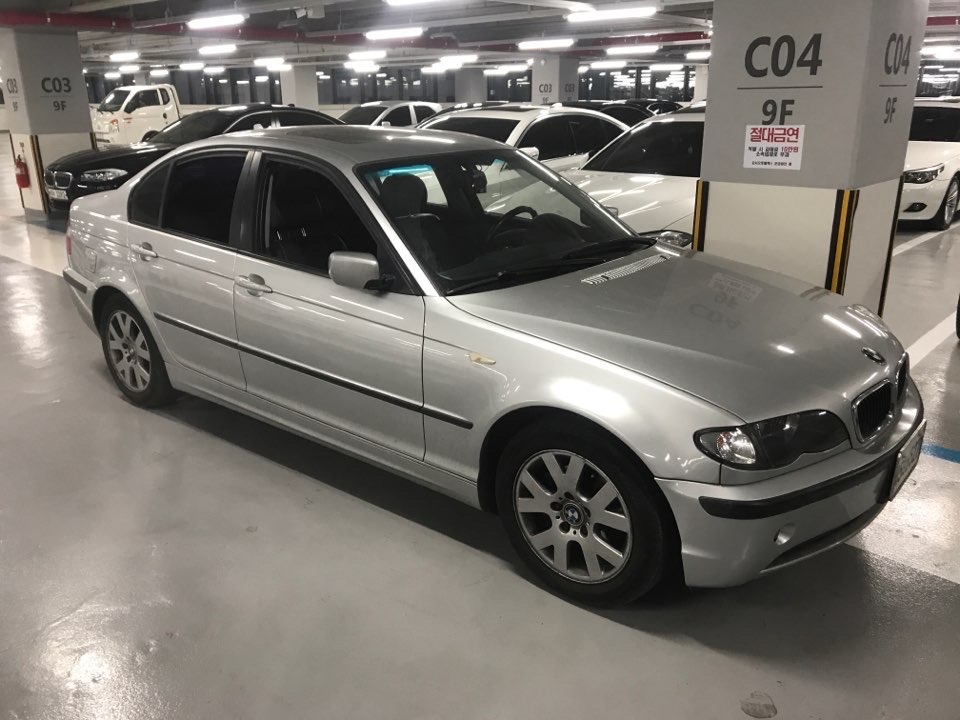 BMW 3시리즈 318i 세단