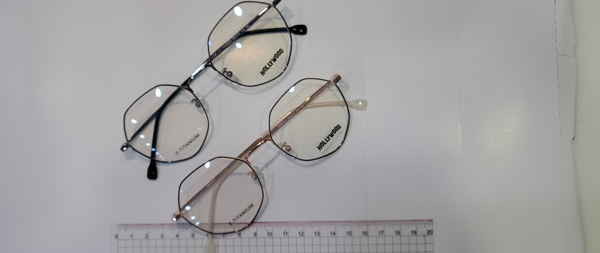 티탄늄안경테