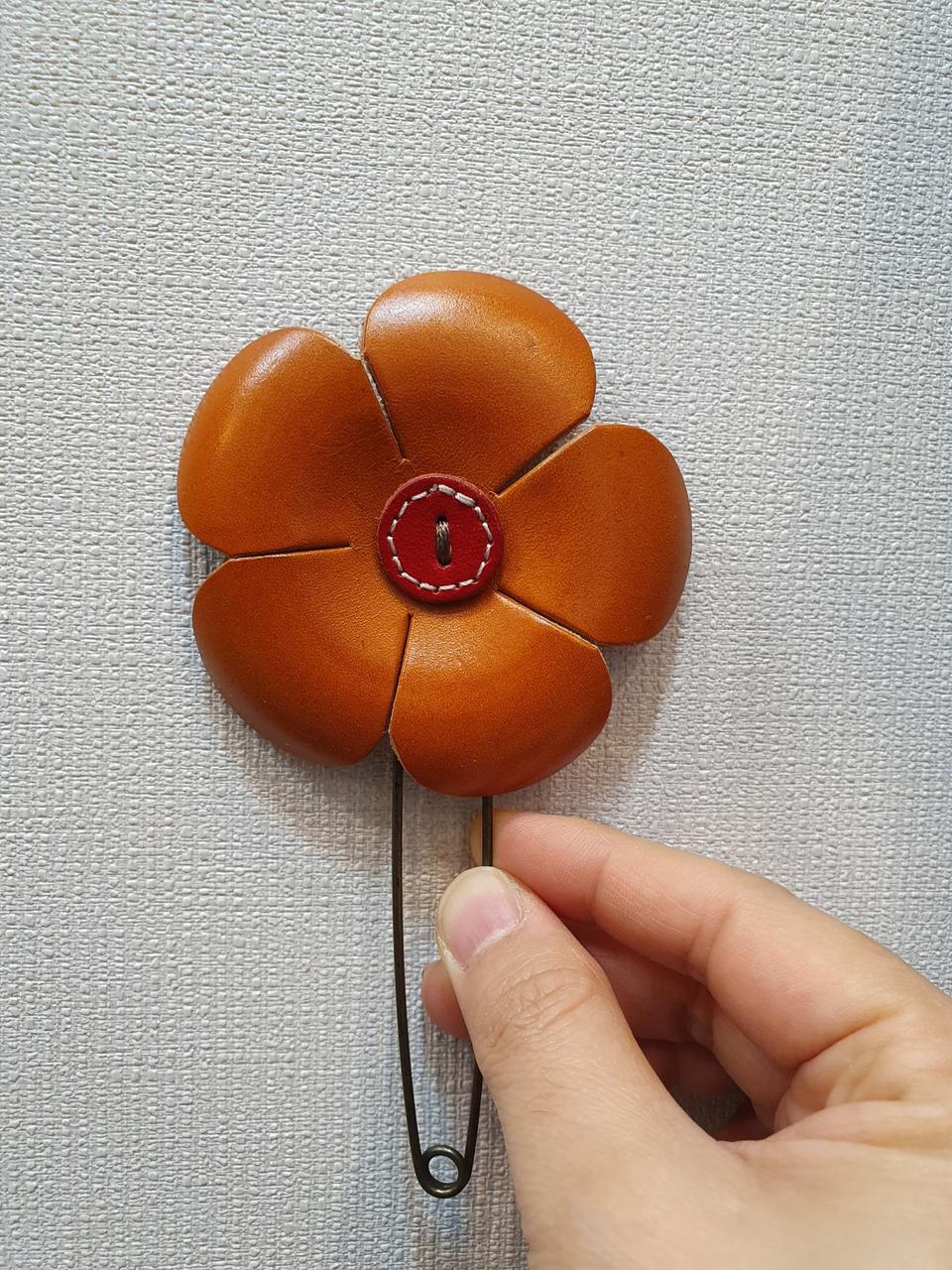 (가죽공방) 꽃 브로찌