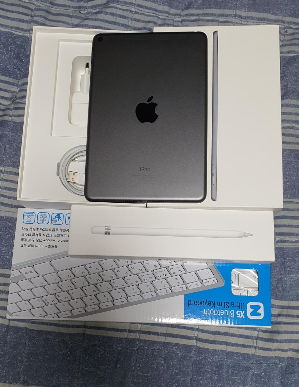 아이패드 미니5 셀룰러 s급 급처합니당(미개봉블루투스키보드는공짜)