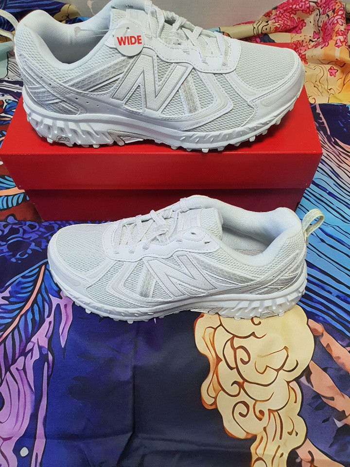 뉴발란스 MT410 화이트