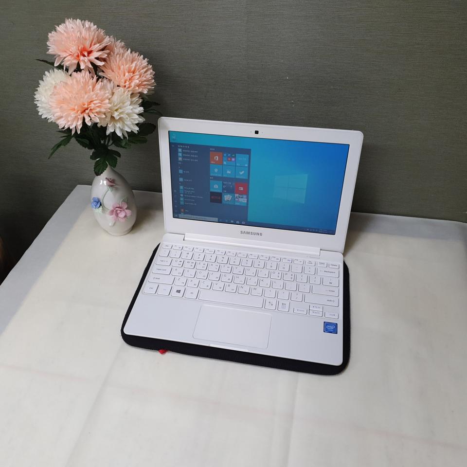삼성아티브북M NT110S1J 램4G / SSD128 인강용.문서용