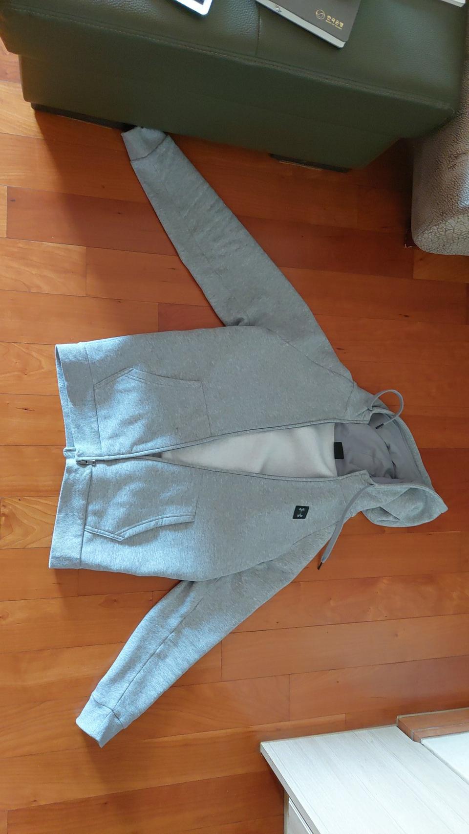 언더아머 후드집업