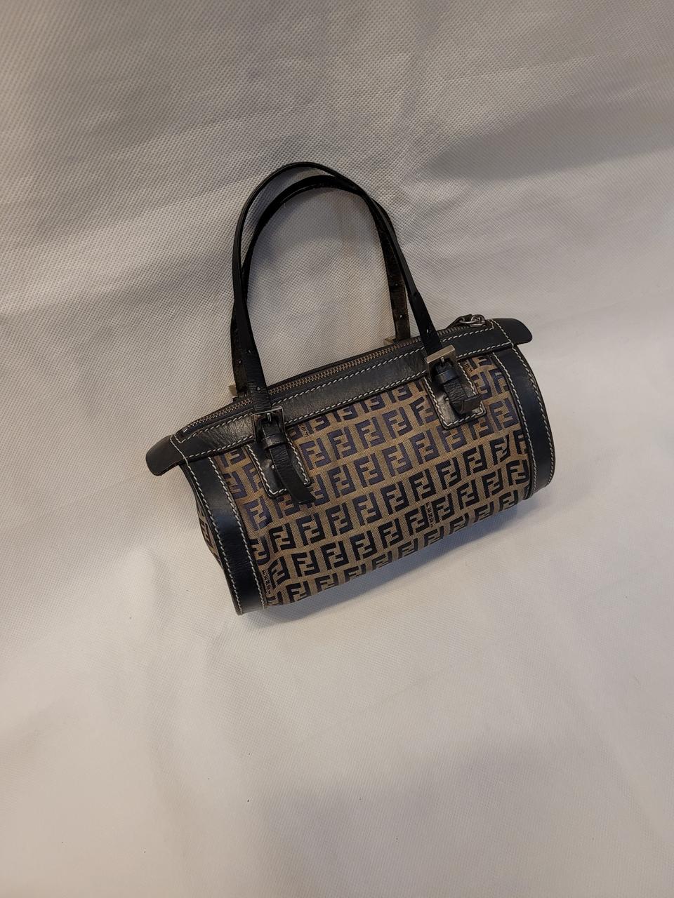 정품 펜디 미니 파빌론 보스톤백 완전레어템 빠삐용 가방입니다