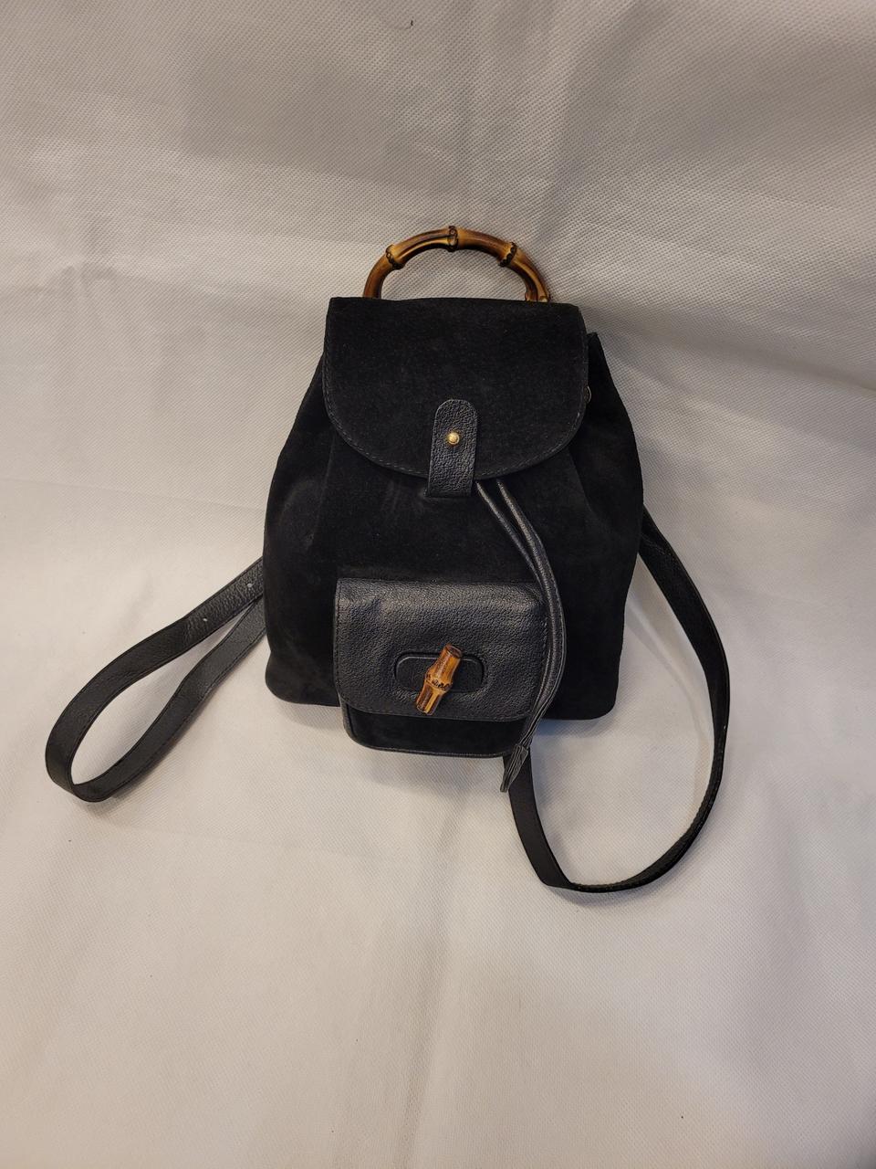 구찌 레어템 뱀부 스웨이드 미니 백팩판매합니다