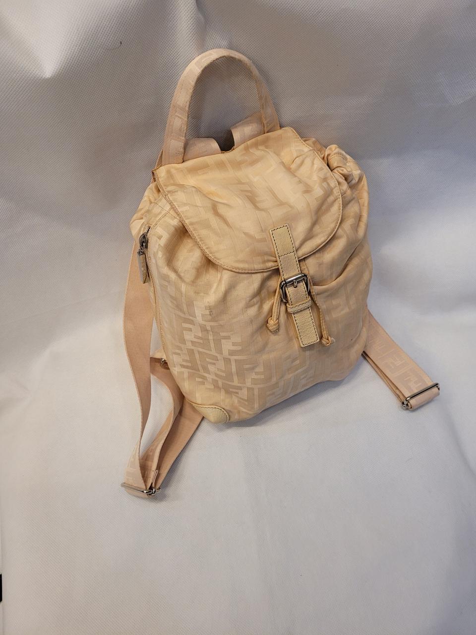 펜디 정품 완전레어템  백팩 판매합니다