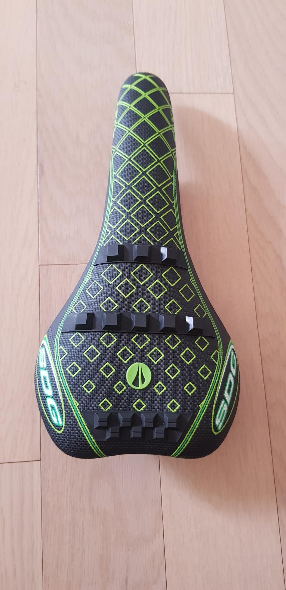 SDG I-fly storm DH안장