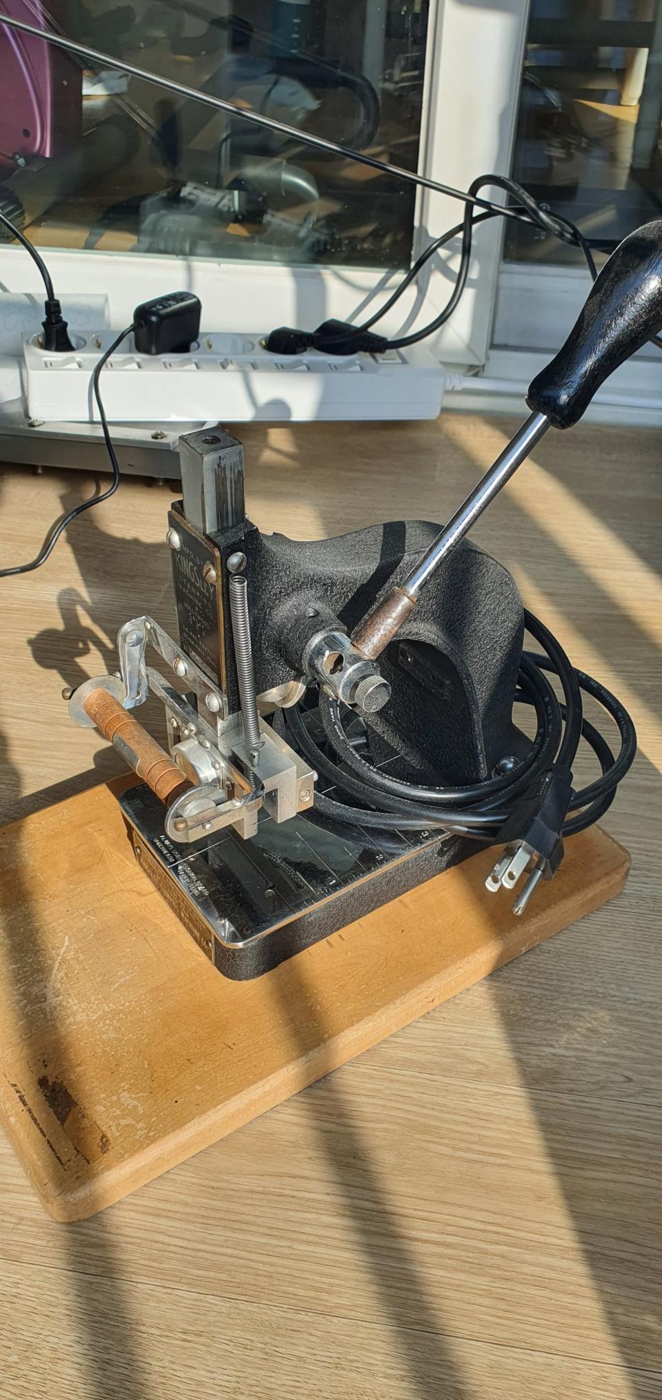 킹슬리 불박기 m50 싱글 110v 가격인하 25만원