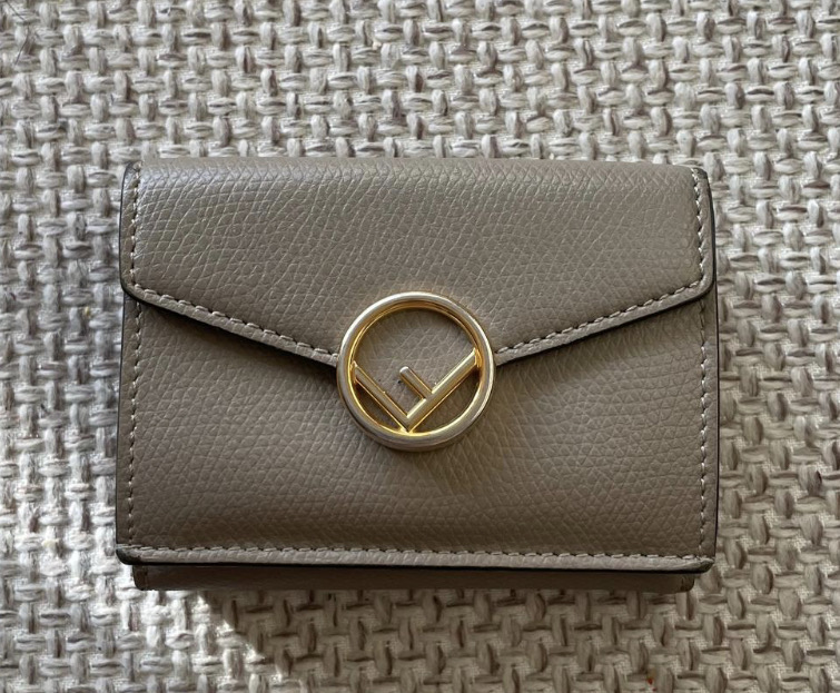 정품, 풀박)펜디 트리플폴드 삼단지갑