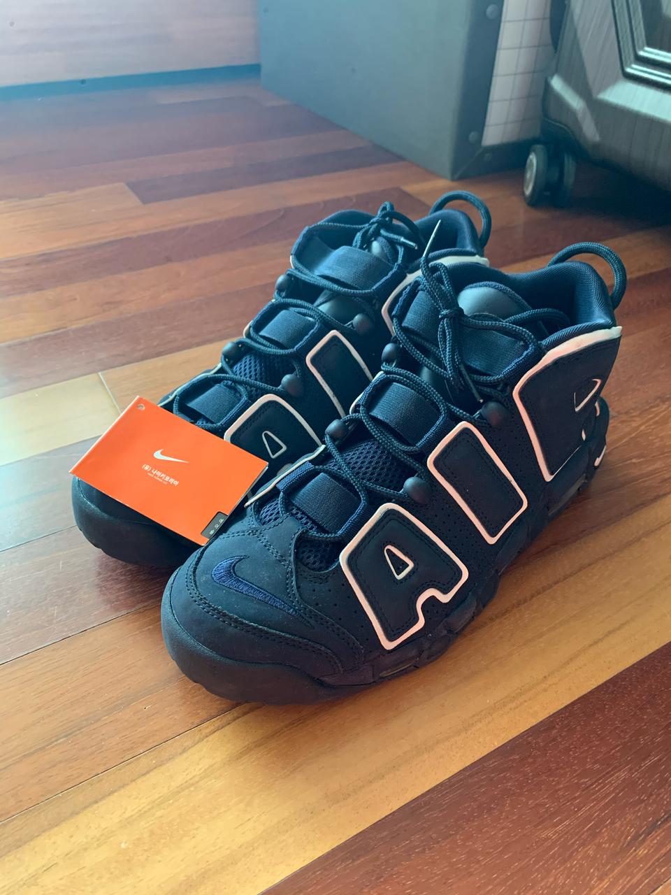 나이키 업템포 옵시디언