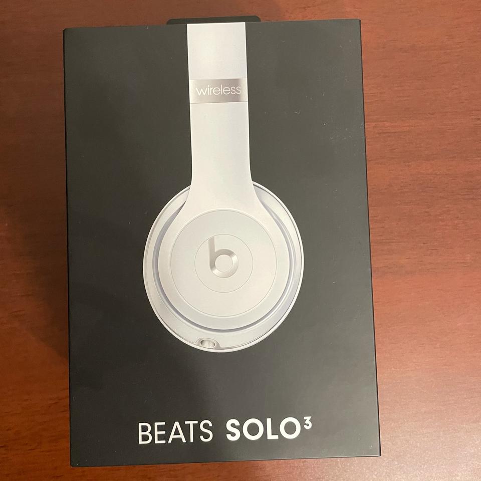 BEATS SOLO3 실버 무선 헤드셋 S급