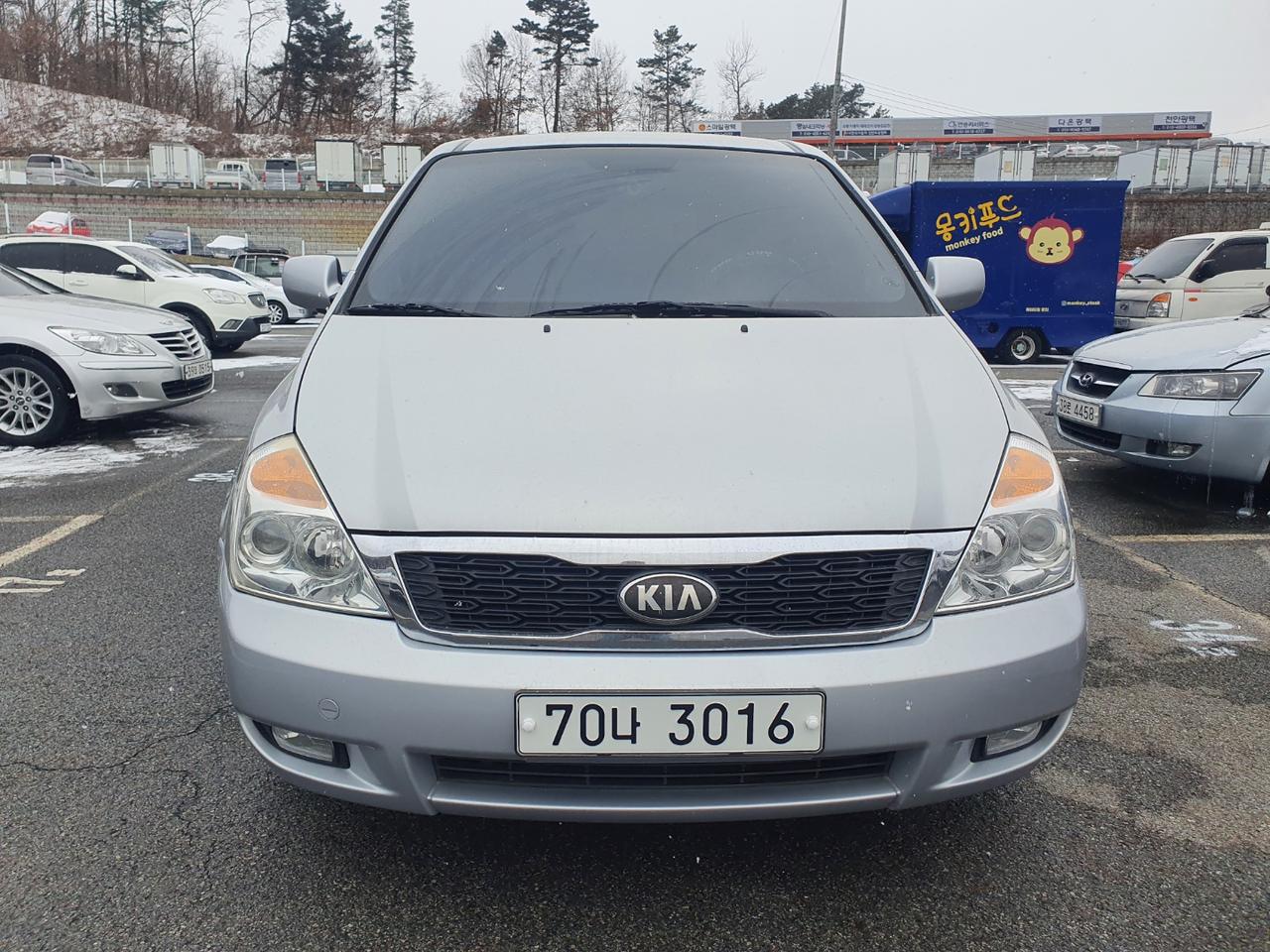 기아 그랜드 카니발 11인승 디젤 GX 고급